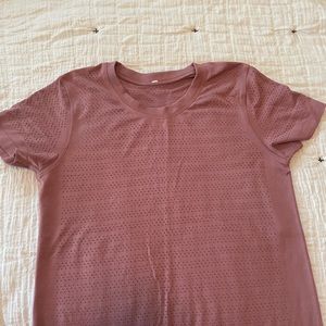Lululemon Size 6 Mauve Swiftly Breeze Shirt